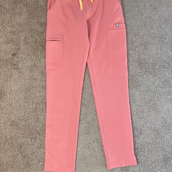 Figs Coral Catarina XXS and Yola XXS Regular Waist / Length Scrub Set - Picture 7 of 9